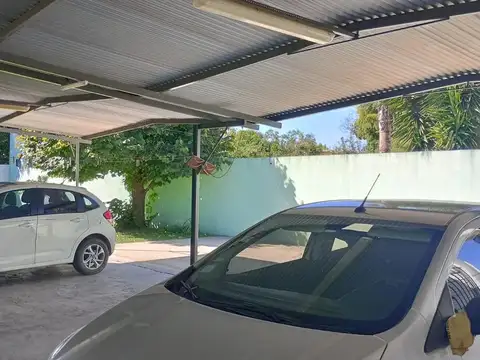 Casa en Venta con 4 cocheras