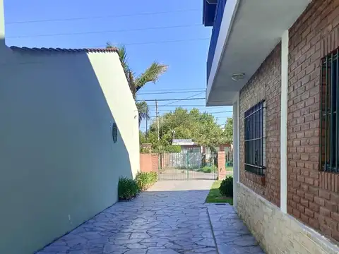 Casa 5 ambientes con 3 baños