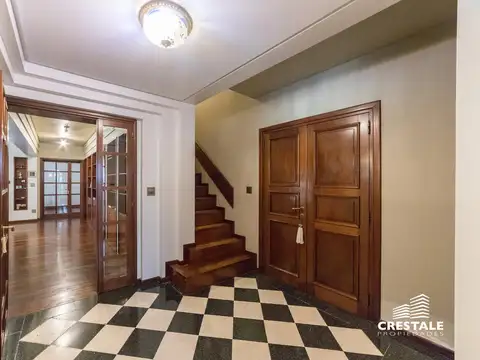 Casa 5 ambientes con 4 baños