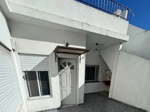 Depto Tipo Casa en Venta en Banfield, USD 65.000