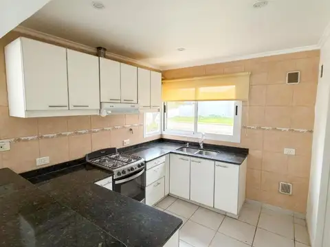 Casa en Alquiler en Neuquen, $ 2.500.000