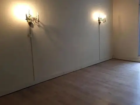 VENTA DE DEPOSITO CON LOCAL DE 257 MTS BALVANERA