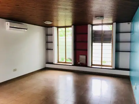 Oficina en Alquiler con 1 cochera