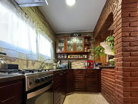 Casa 4 ambientes con 1 baño