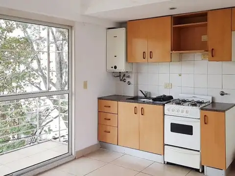 Departamento en Alquiler en Republica De La Sexta, $ 350.000