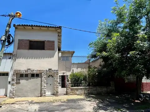 Propiedad con dos casas totalmente independientes.