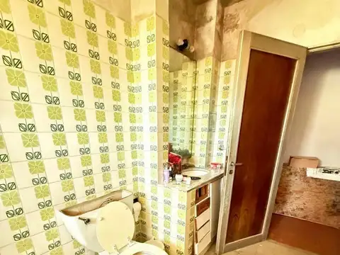 Galpón con vivienda a 8 cuadras de la plaza principal