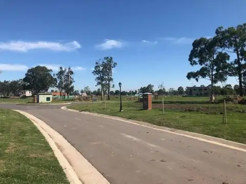 Lote en  Barrio Santo Tomás Oportumidad por precio y fianciación 