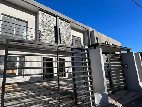 Depto Tipo Casa en Venta de 4 ambientes