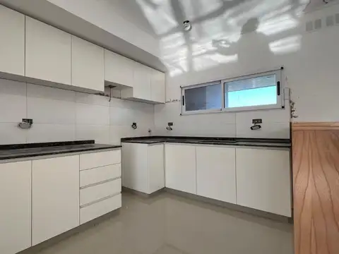 Depto Tipo Casa 4 ambientes con 1 baño