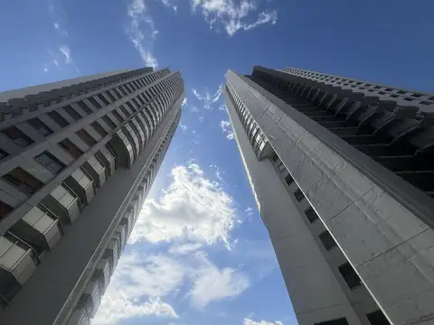 Departamento 5 ambientes en venta en Torre con amenities 