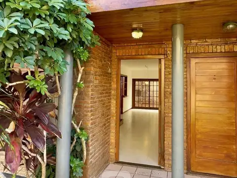 Depto Tipo Casa 4 ambientes con 2 baños