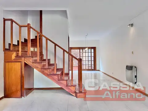 Depto Tipo Casa en Alquiler de 4 ambientes