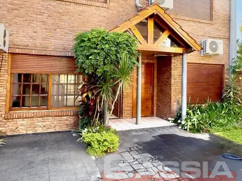 Depto Tipo Casa en Alquiler con 1 cocheras