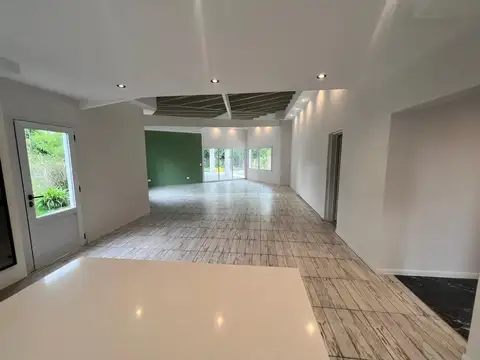 Casa 5 ambientes con 3 baños