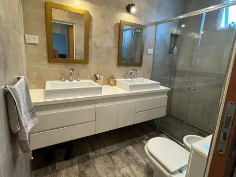 Depto Tipo Casa 5 ambientes con 3 baños