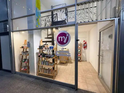 Local en Venta 63 años