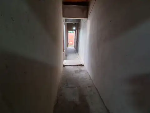 Casa 6 ambientes con 2 baños