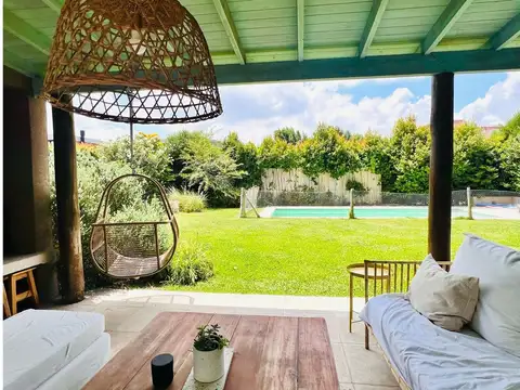 Casa 5 ambientes con 4 baños