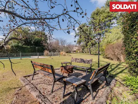 SOLDATI, en exclusiva, vende en Ayres de Pilar casa muy solida. Excelente lote, piscina