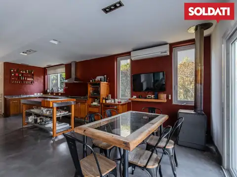 Casa 6 ambientes con 3 baños