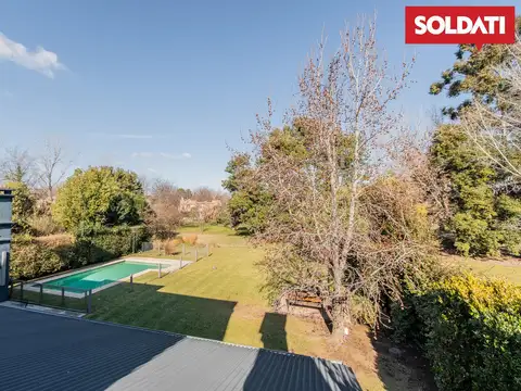 SOLDATI, en exclusiva, vende en Ayres de Pilar casa muy solida. Excelente lote, piscina