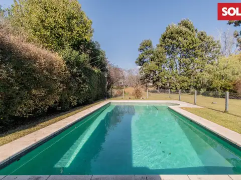 SOLDATI, en exclusiva, vende en Ayres de Pilar casa muy solida. Excelente lote, piscina