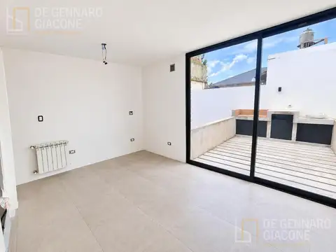Depto Tipo Casa en Venta con 1 cocheras