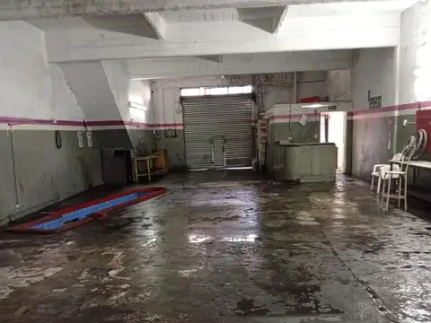 Taller mecánico / Galpón en Alquiler - Liniers