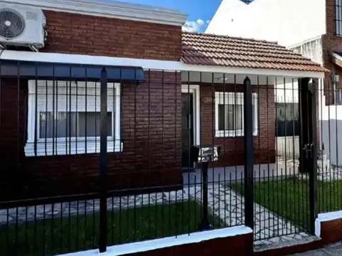 CASA 3 AMBIENTES EN EXCELENTE ZONA DE PADUA