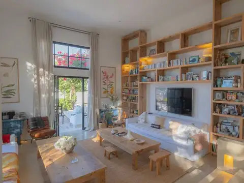 Casa sobre el cerro San Antonio con vista a la bahia de Piriapolis