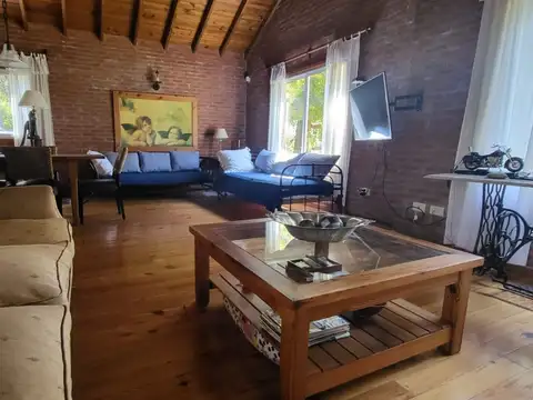 Casa 4 ambientes con 3 baños