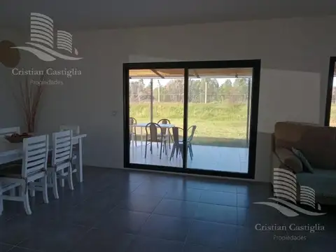 Casa 4 ambientes con 3 baños