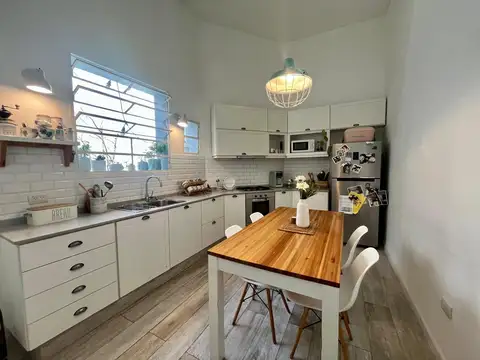 Depto Tipo Casa en Venta en Centro, USD 185.000
