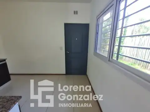 Casa en Alquiler con 1 cochera