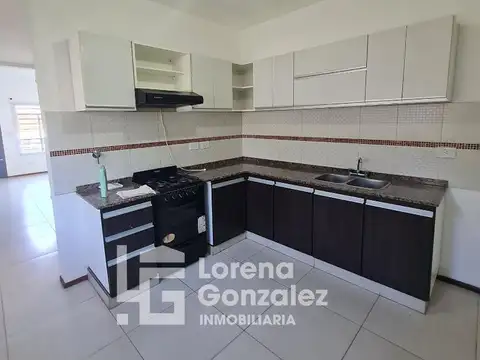 Duplex en Alquiler, Dos Dormitorios con garage