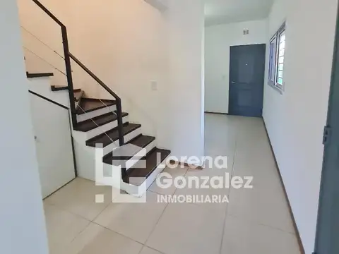 Duplex en Alquiler, Dos Dormitorios con garage