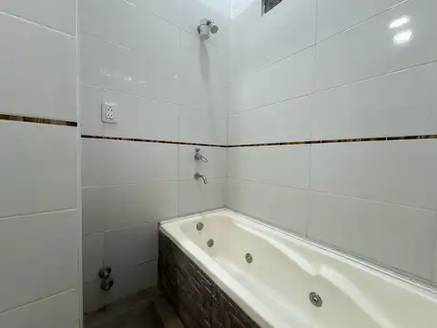 Depto Tipo Casa en Venta en Luis Guillon, USD 120.000