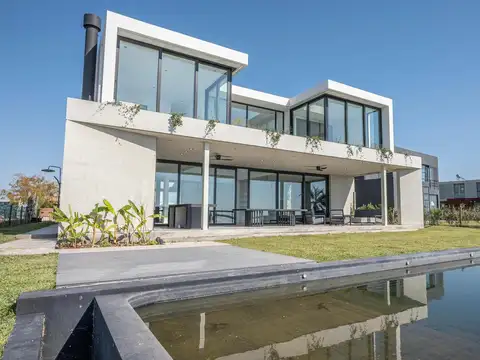 Casa en Venta y/o Alquiler, 5 Dormitorios, en Barrio Marinas, Puertos del Lago