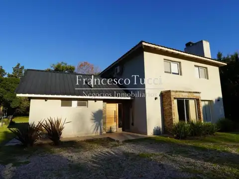 Casa en venta/alquiler 5 ambientes La Tradición
