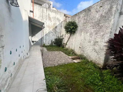 Planta Baja Única con Patio, 2 Dormitorios y Expensas Bajas – Echesortu