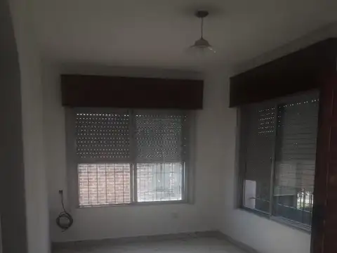 CASA DE 3 DORMITORIOS EN ZARATE