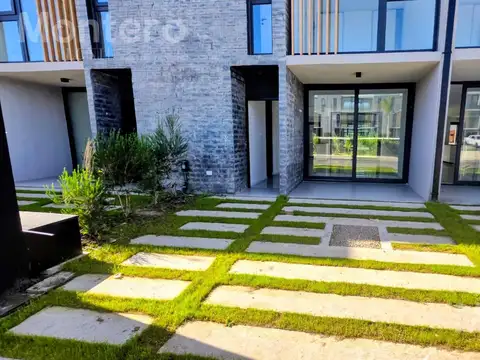 Casa en Venta al Oeste