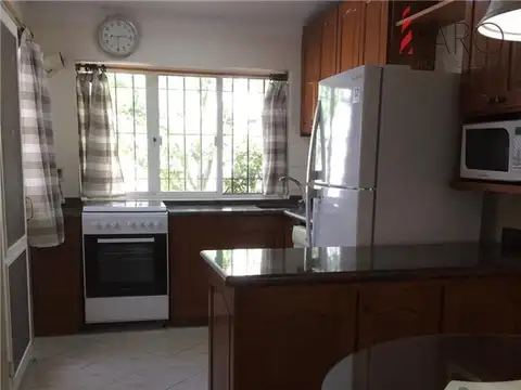 Casa en Mansa 5 dormitorios y parrillero