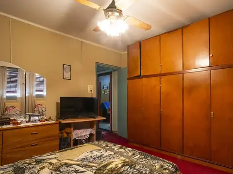 Venta casa barrio Urquiza con pileta 2 dormitorios