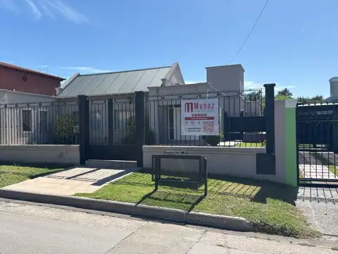 Venta Casa Juana Koslay. Importante casa con 1000 m² de terreno y 250 m² cubiertos.