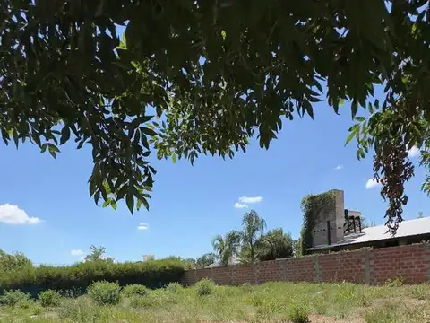 Lote 528,68m2 calle 20 de agosto casi Mitre "Funes City" - Funes.