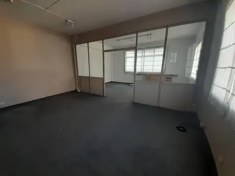 Oficina 2 ambientes con 1 baño