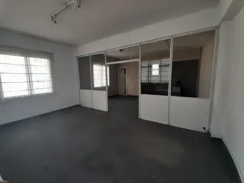 Oficina en Alquiler al Este