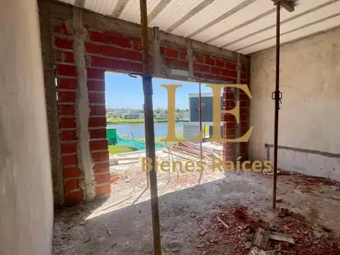 Casa 4 ambientes con 3 baños